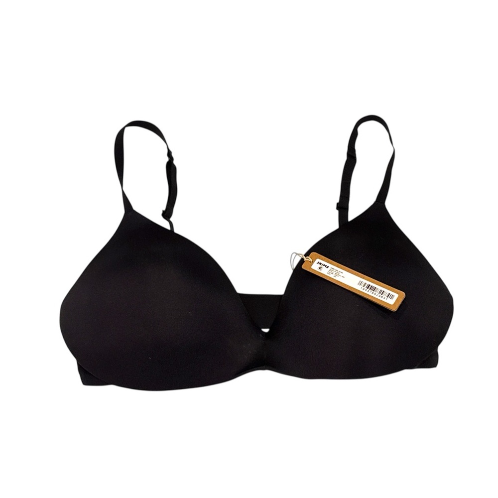 SKIMS Black Wireless T-Shirt Bra